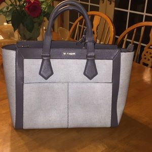 Gently used and excellent condition Size 10x16”